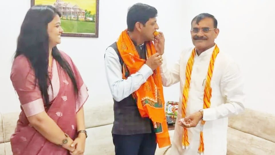 Indore: New mayor of Indore Pushyamitra Bhargava met CM Shivraj