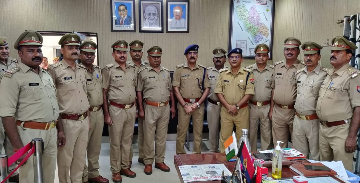 Unnao: Promoted 11 inspectors became inspectors, SP set up stores