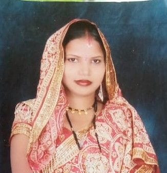 Hathras: Uproar in Kotwali over death of woman after delivery