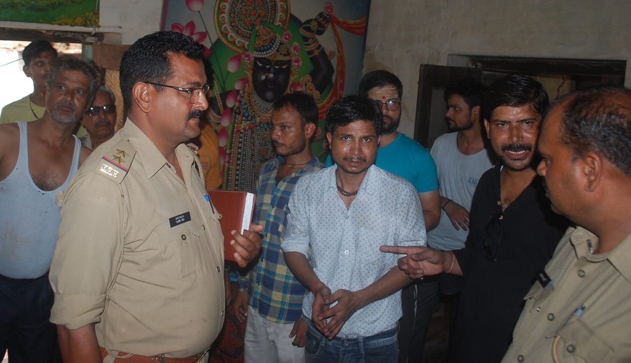 Hathras: Raid on information of sex racket, two arrested in suspicious condition