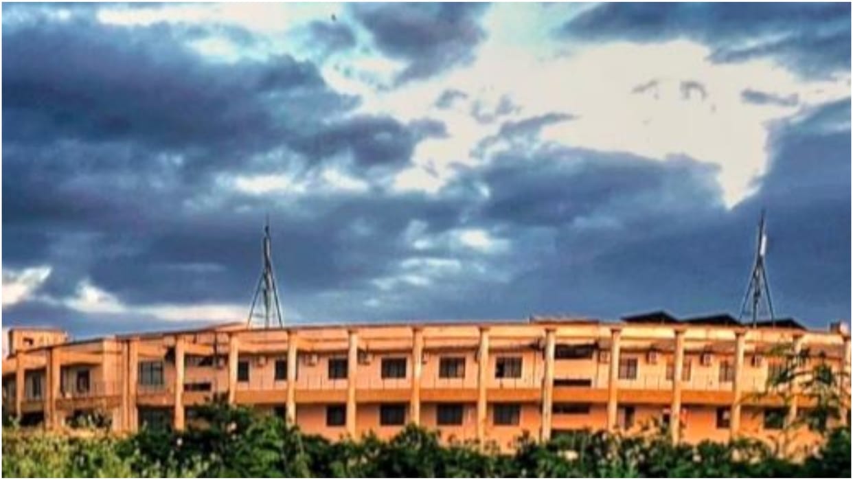 HNLU Raipur wil give insurance of one lakh to its ug pg students
