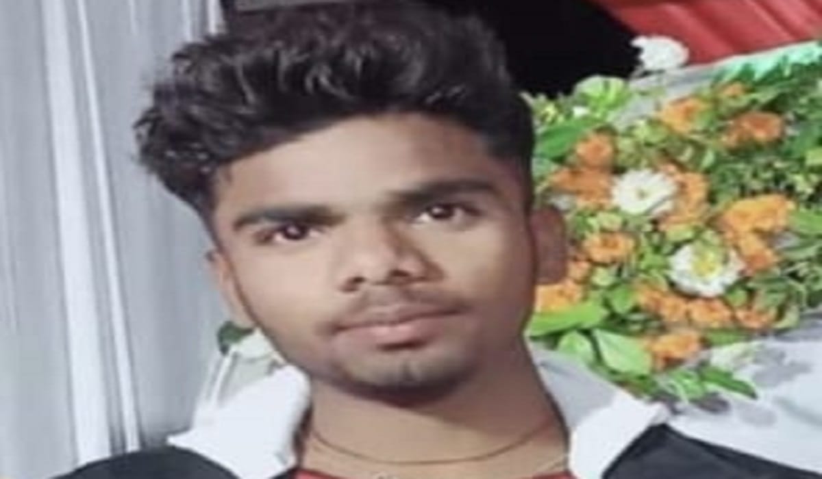 11th student died due to snake bite in jaunpur which is hidden in school bag