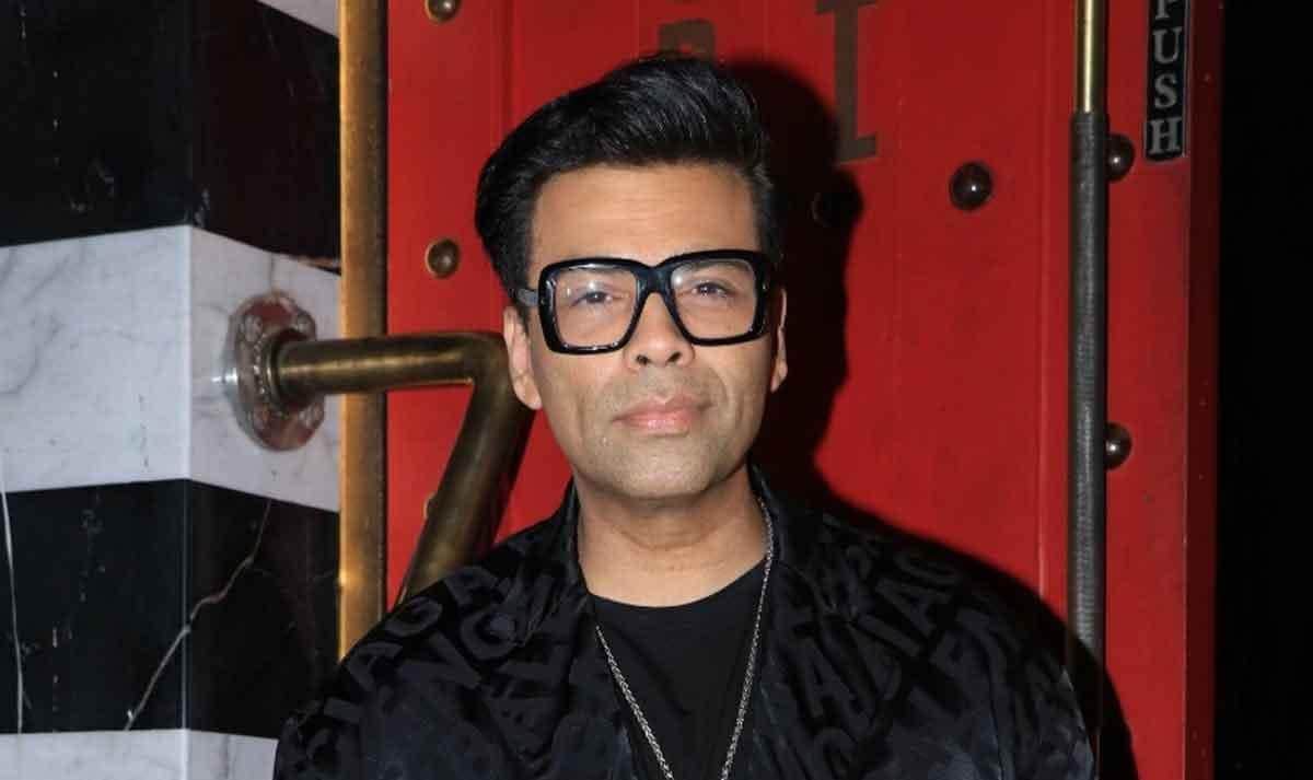 Koffee With Karan 7: Karan Johar says liger star Vijay Deverakonda is single not dating Rashmika Mandanna