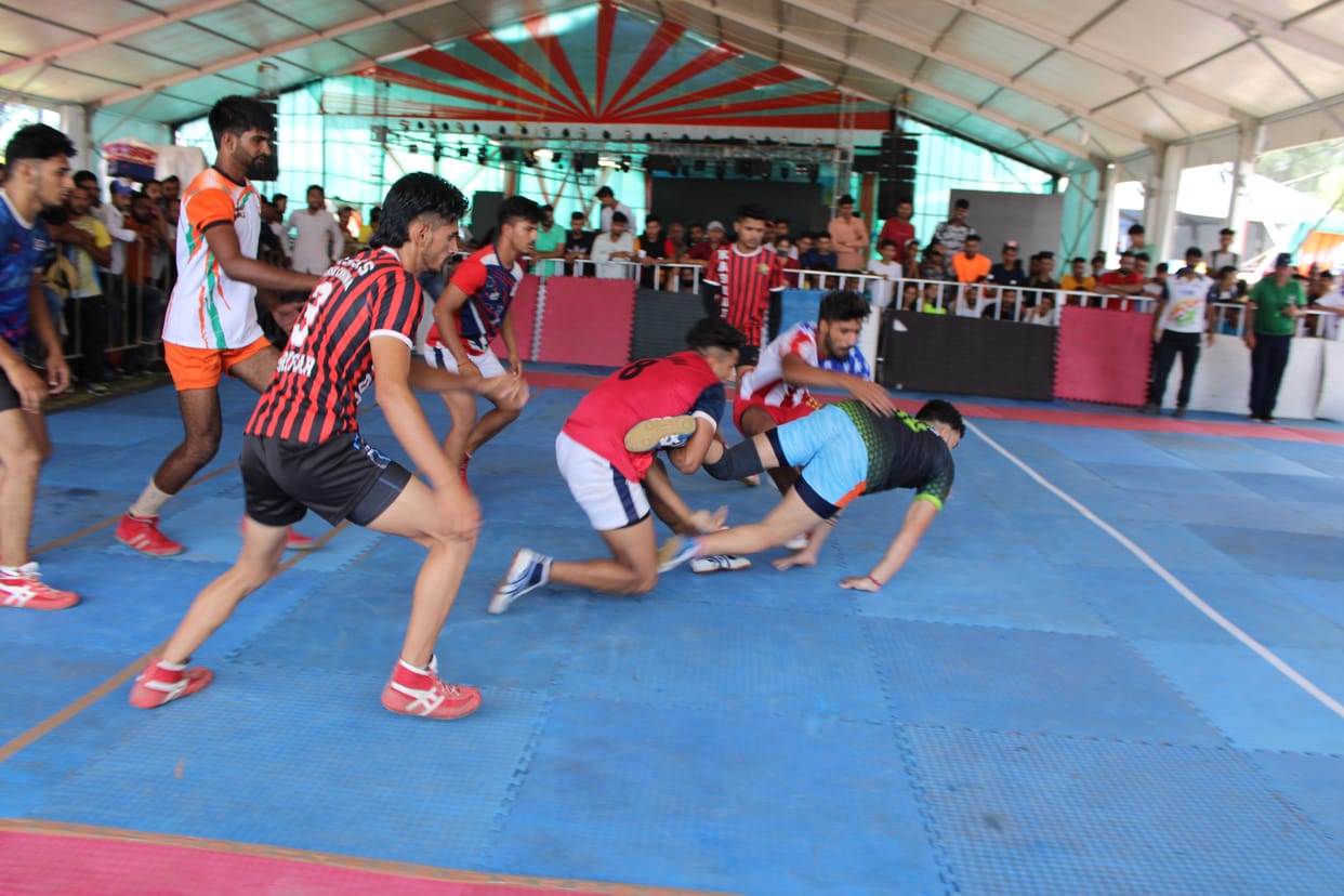 Baba Hazara Gurdaspur team won the football competition