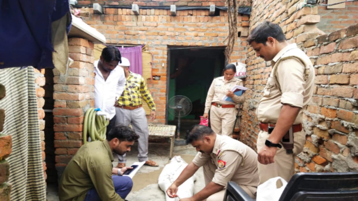 A woman has suicide by hanging after three month of marriage in Meerut city