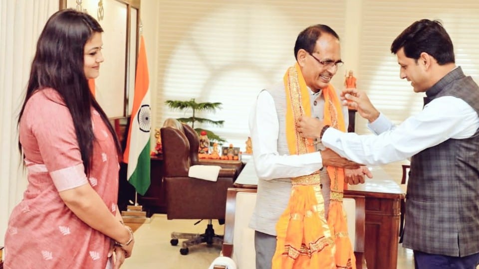 Indore: New mayor of Indore Pushyamitra Bhargava met CM Shivraj