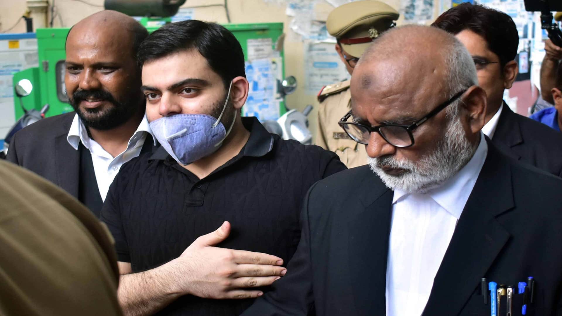 Ateeq Ahmad son Ali Ahmed surrenders in a dramatic way