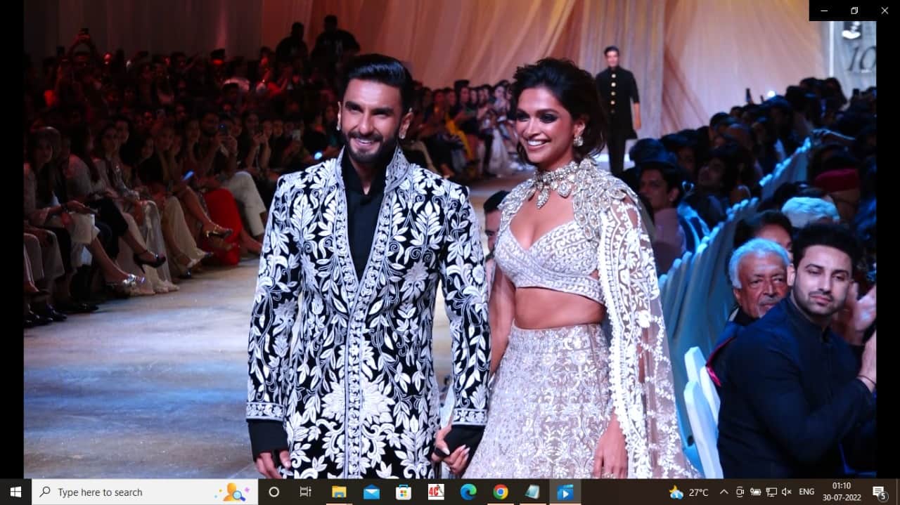 malaika arora steal limelight in manish malhotra white lehenga for kunal rawal party