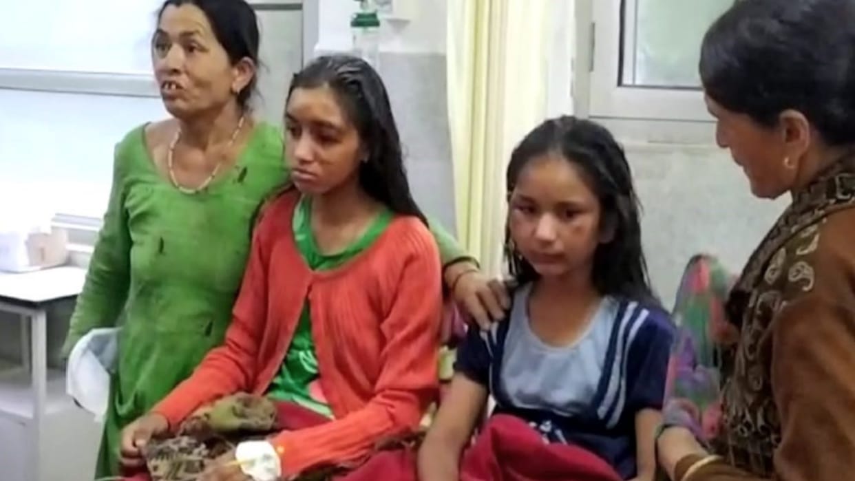 School children stranded in a flooded ravine, women and youth saved their lives