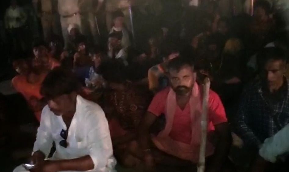 Kanwariyas injured in truck collision, stone pelting, highway jam