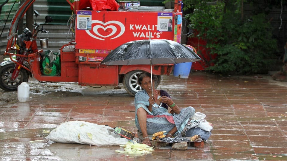 delhi weather forecast light rain with partly cloudy sky can be recorded in the next 24 hours