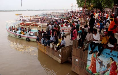 Floods in Varanasi Due to the fierce form of Ganga the water level reached 71.66 meters in Varuna