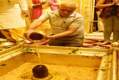 Chief Secretary durga shankar mishra drawing blueprint for future development in Varanasi inspected Kashi and