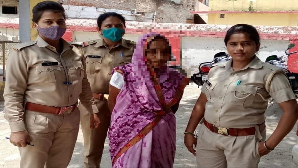 mother of miscreant Narendra Lala arrested with five and half kilo charas in firozabad