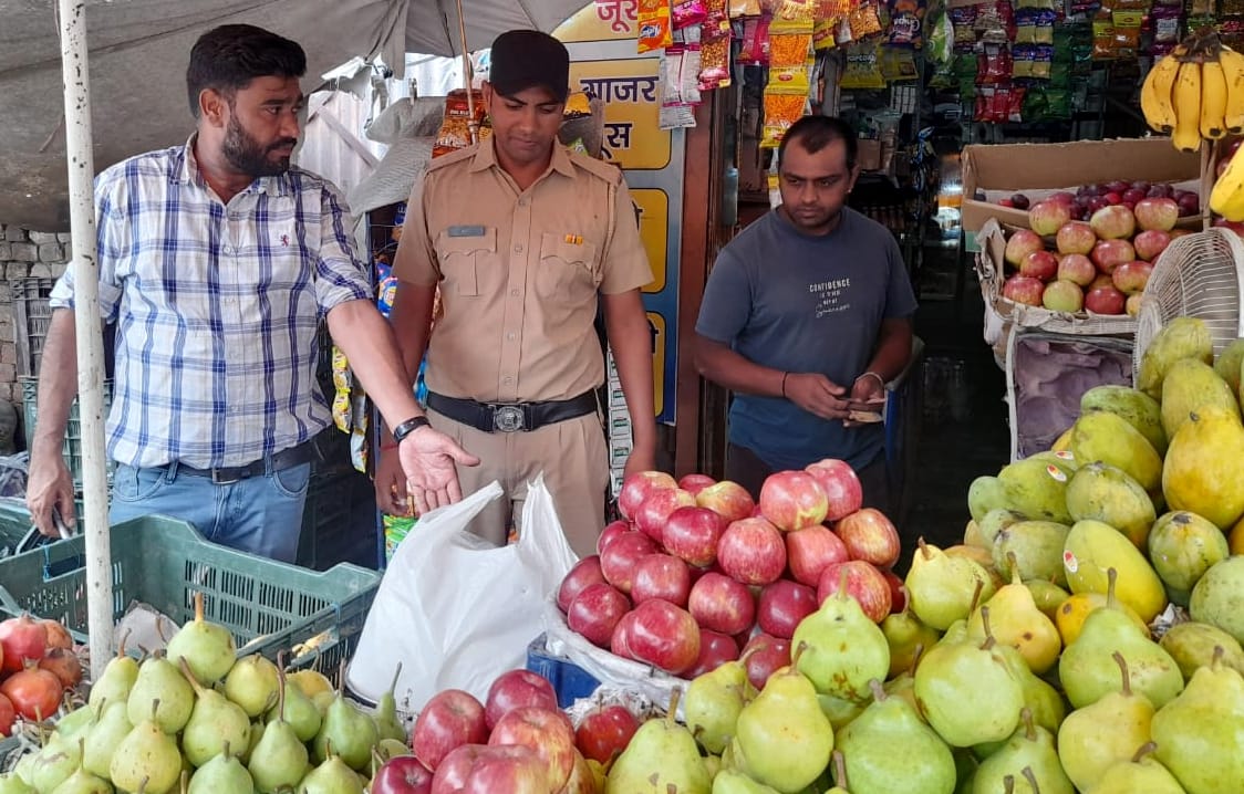 Eight invoices deducted for the use of single use plastic