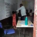 रतलाम के जावरा में शिक्षक ने छात्रा को बेरहमी से पीटा।