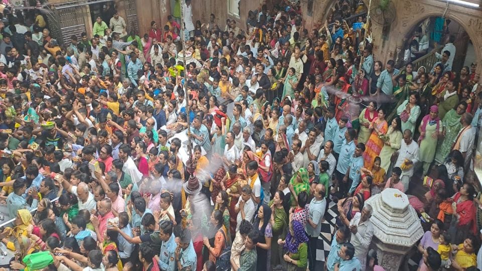 Hindola Mahotsav Celebrates In Banke Bihari Mandir Vrindavan On Hariyali Teej