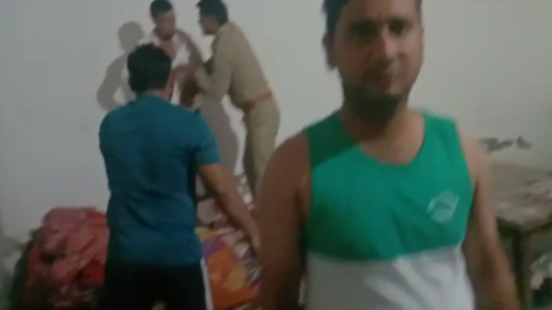 Clash Between police Constables in in police post kankarkhera Meerut, SSP takes Action