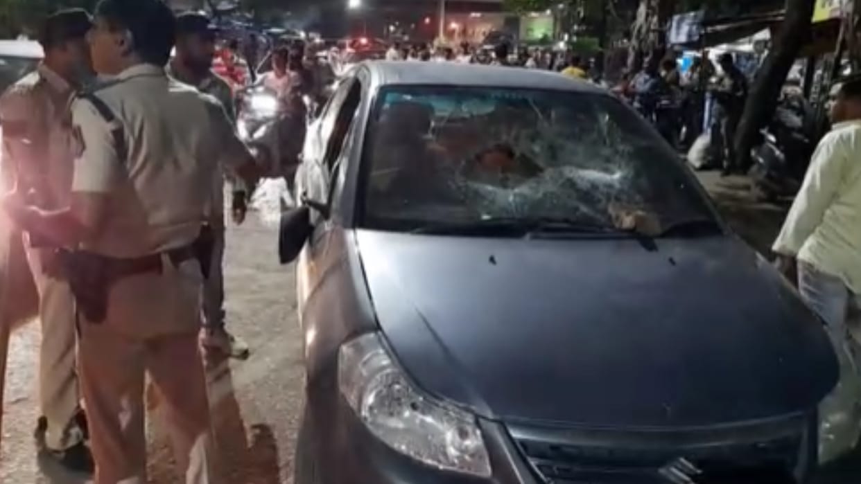 fight between the shopkeeper and customers after the rate of chicken in satna