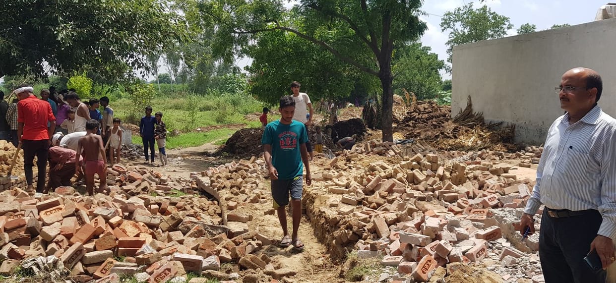 Farrukhabad: Administration removed temporary encroachment, Bhakiyu's picket ended