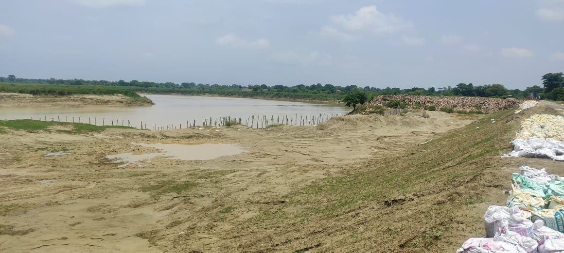 safty from flood work stop in tighara marachhi