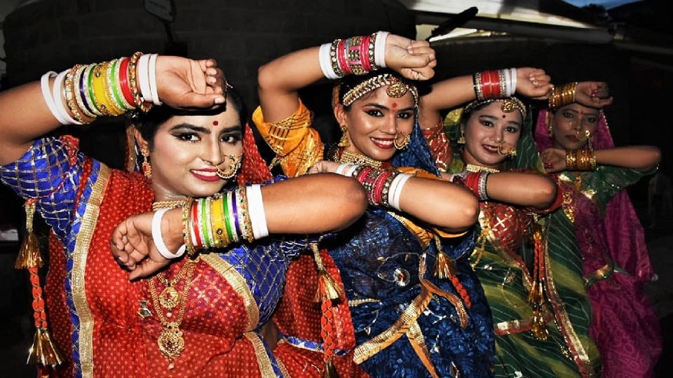 hariyali teej celebrates women dancing on beat of drums in delhi