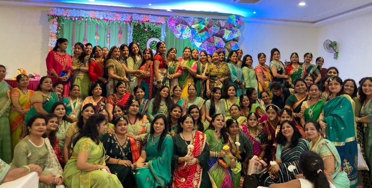 Hathras: Wearing green clothes, women enthusiastically celebrated Hariyali Teej