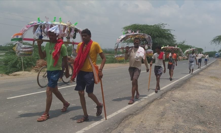Hathras: Hasayan immersed in Shiva devotion due to the movement of Kanwariyas