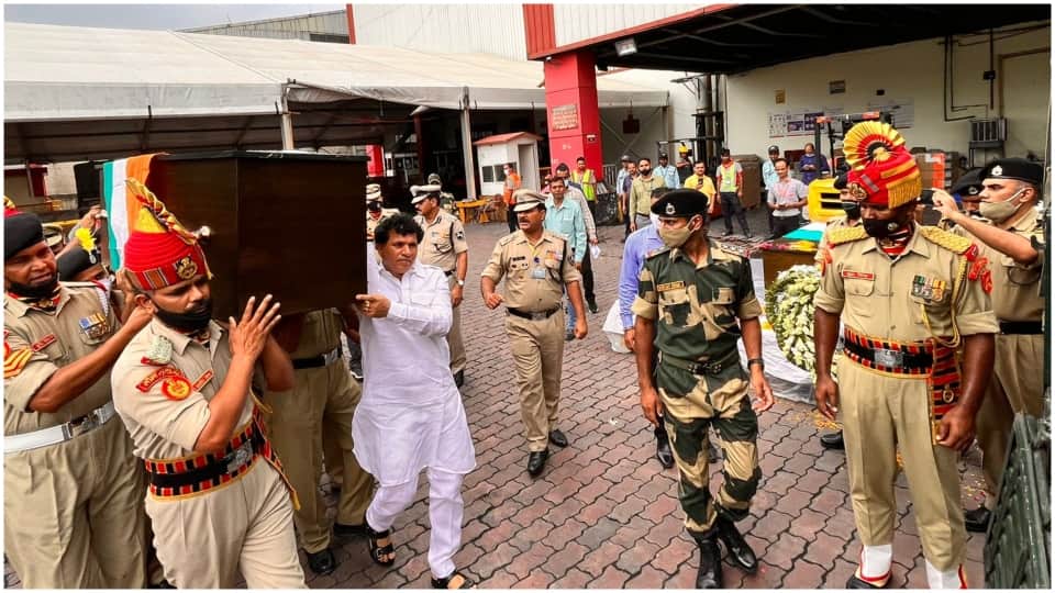 Jawans Martyr In Cango Dead Body Will Bring Barmer And Sikar On Sunday Night