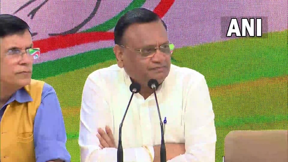 Congress Suspended Three Mla In Jharkhand Arrested with Cash