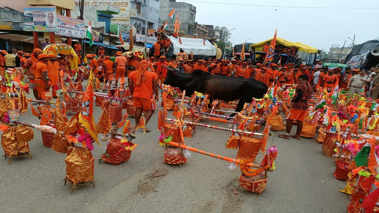 Bolero hit Kanwariya Bareilly-Pilibhit highway jam