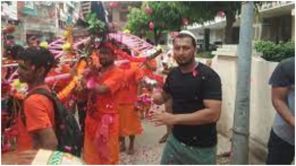 Muslim Community Welcomed Kanwariyas In Jaipur Rajasthan