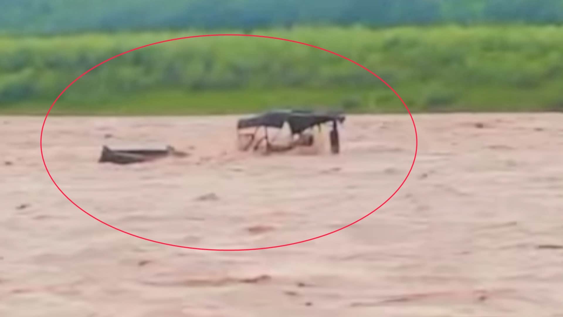 Himachal Weather news:cloudburst in Kangra flash flood in beas river manali