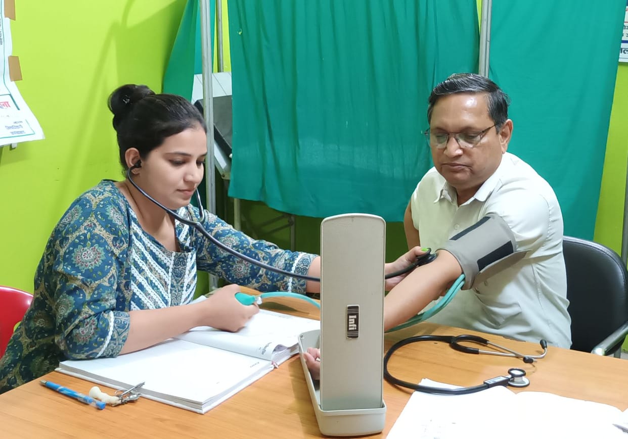 Farrukhabad: Salary of five including four doctors stopped