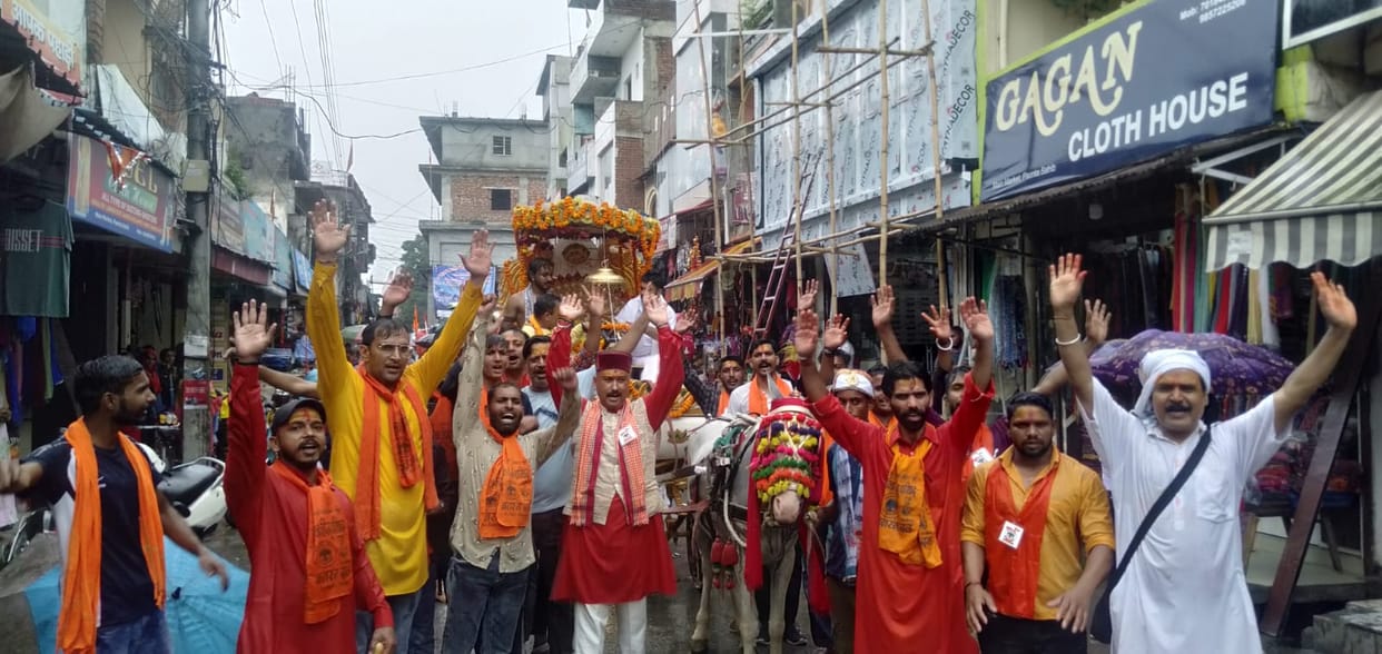 in heavy rain time uma-mahesh sobha yatra organised in ponta sahib