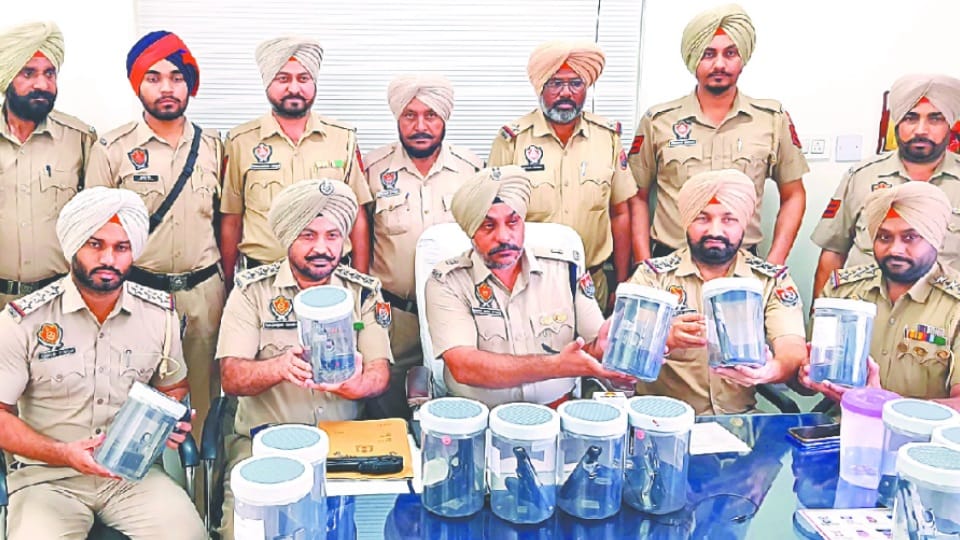 Punjab police arrested man coming from Indore with weapons