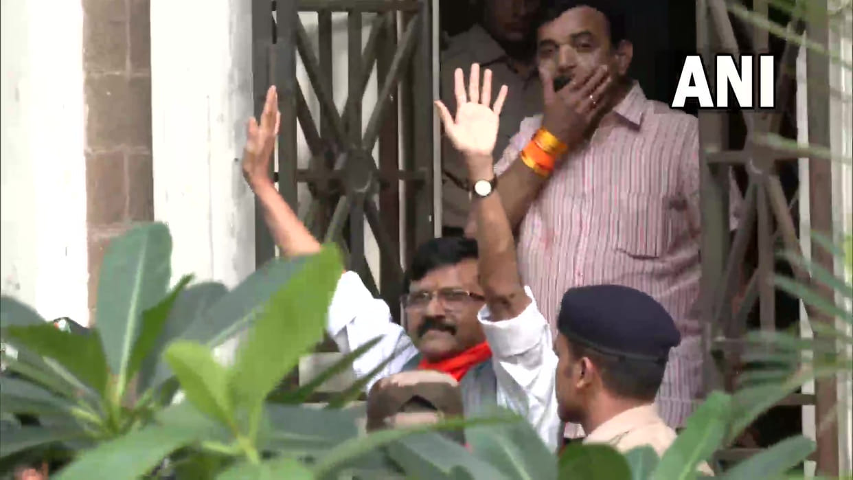 ED Arrests Sanjay Raut in Patra Chawl Land Scam Case Latest News Updates in Hindi