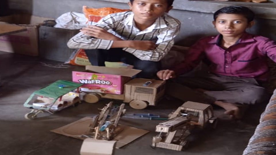 IX student made JCB and crane from junk his dreams of becoming an engineer in Mathura