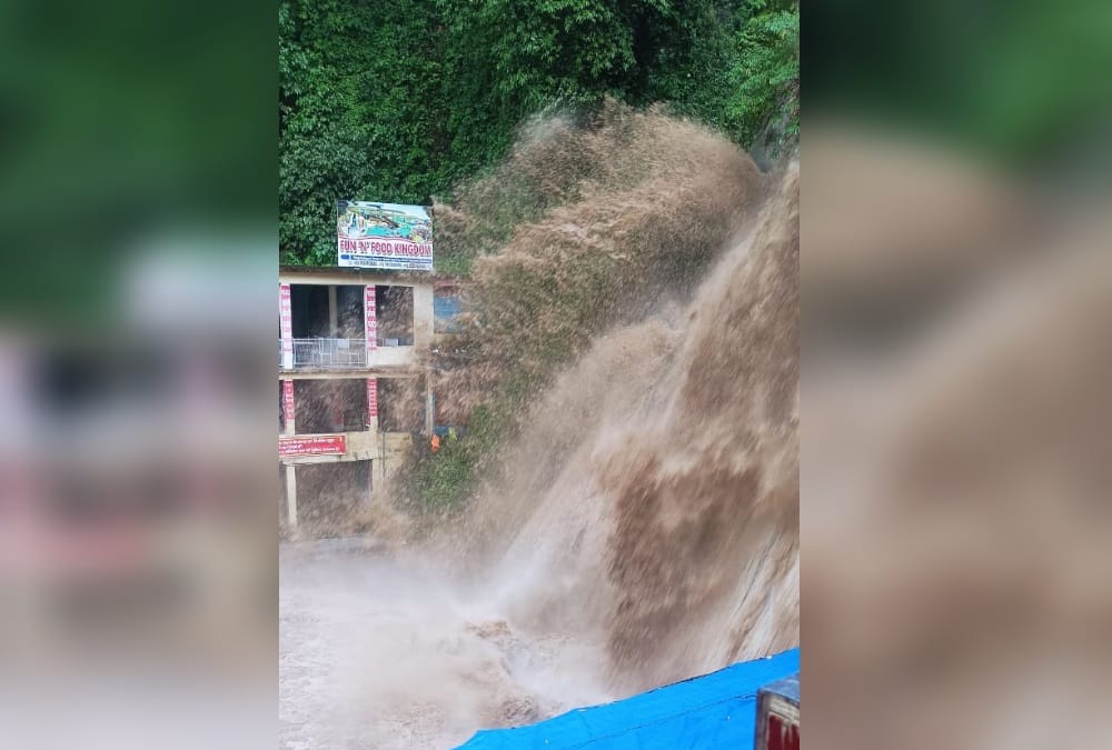 Monsoon 2022 Mussoorie News: Kempty Falls Overflow After Heavy Rainfall see Horrible visuals
