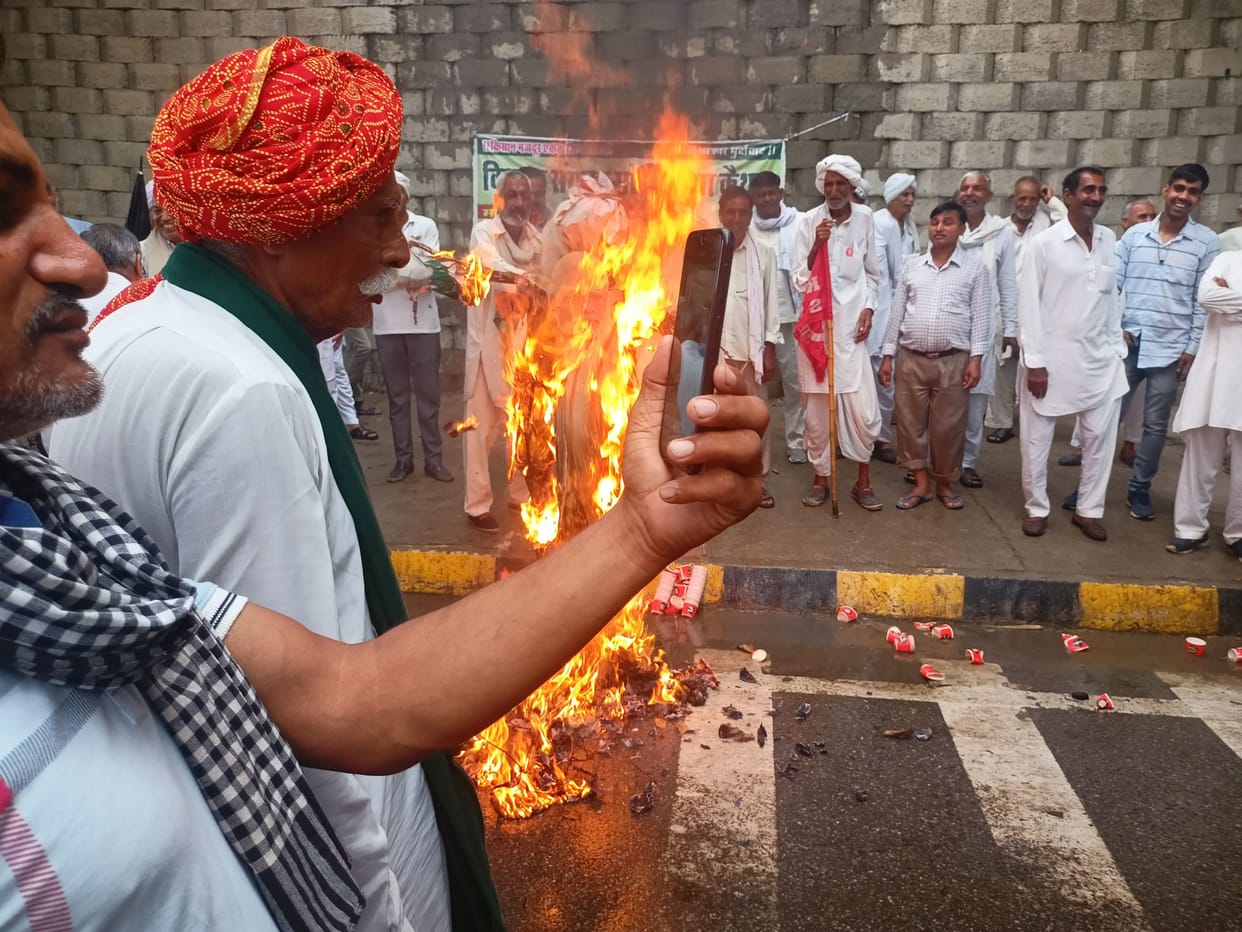 Farmers raised their voice again by burning effigies