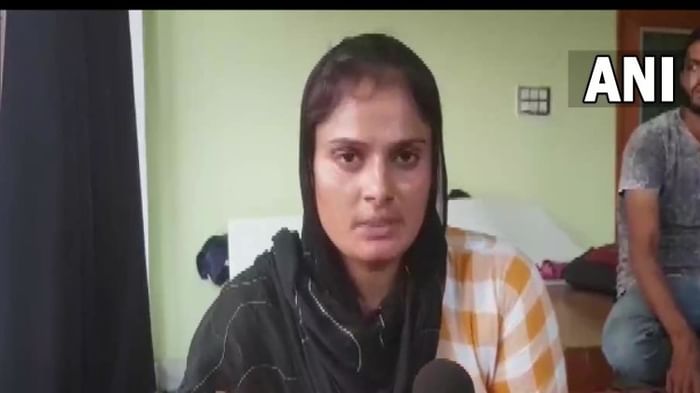 Muzaffarnagar singer farmani naaz cousin was stabbed to death by three bike borne miscreants