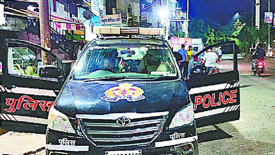 Attack on Policemen who went for verification were surrounded glass bottles were thrown three soldiers injured