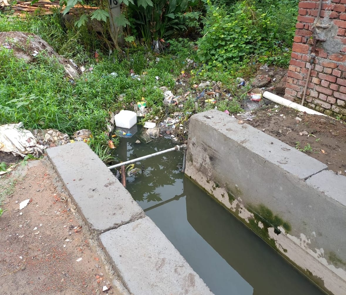 No arrangements for drainage, ponds being made empty plots