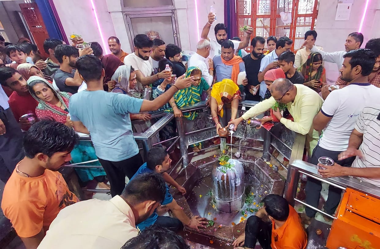 One lakh devotees performed Jalabhishek of Lord Ashutosh