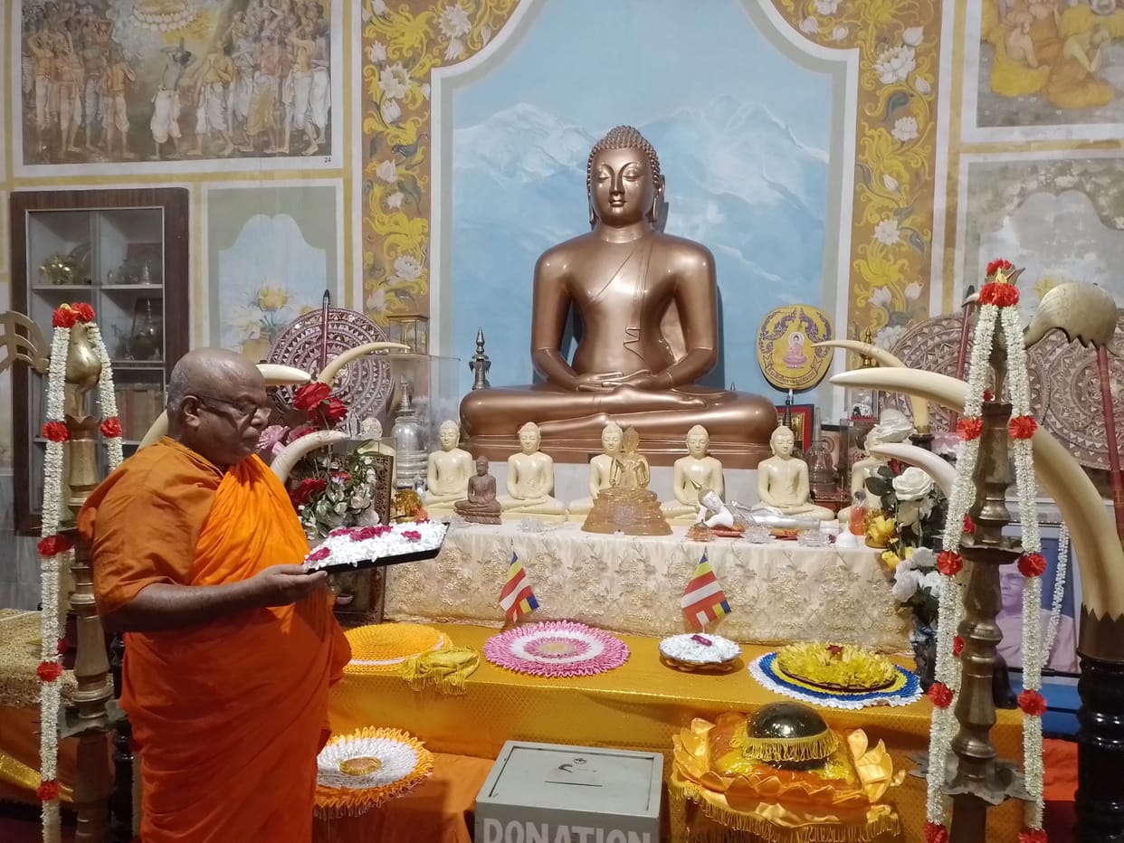 Varshavasa Puja performed with gaiety in Sri Lanka temple