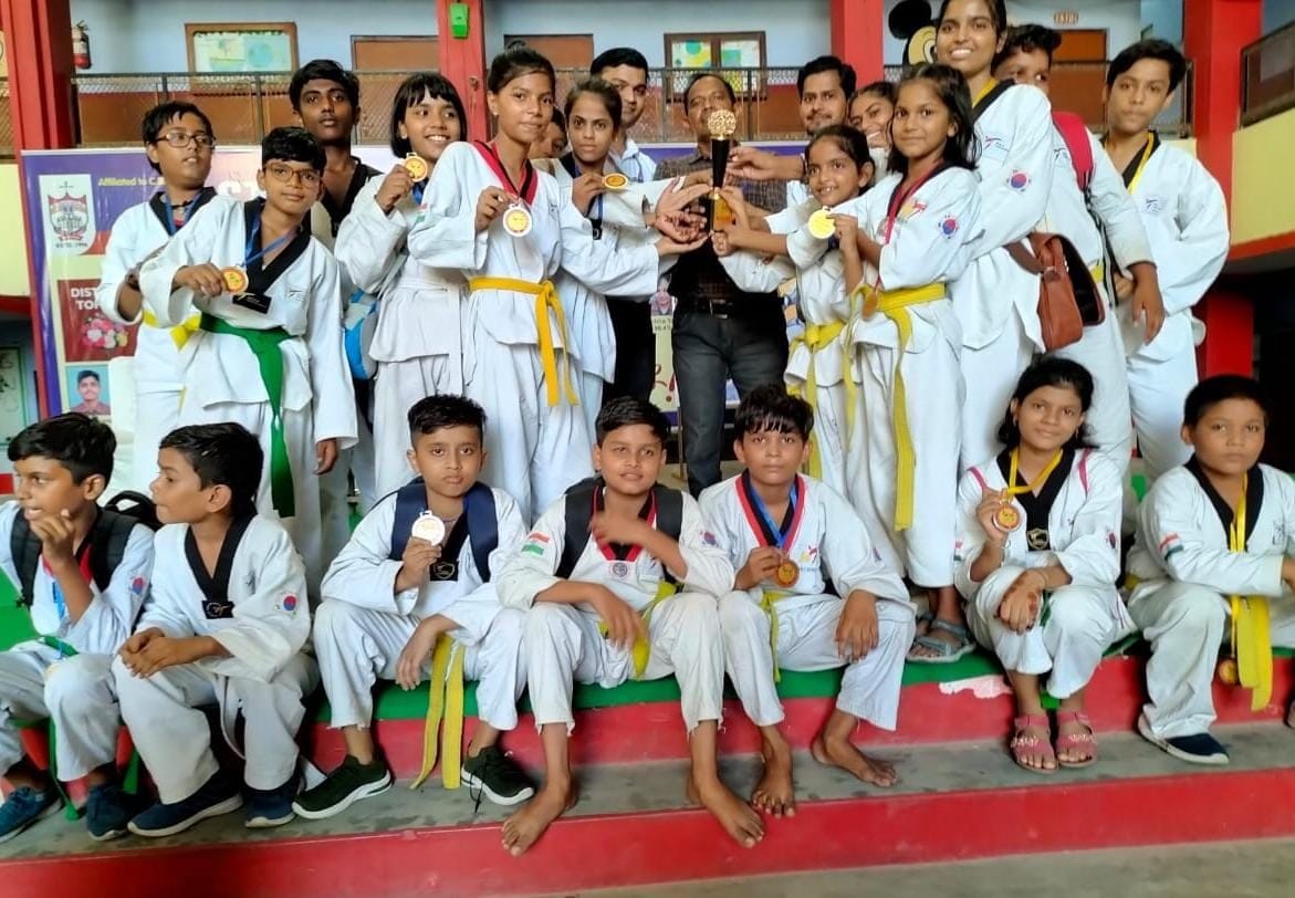 38 senior and junior players won gold medals