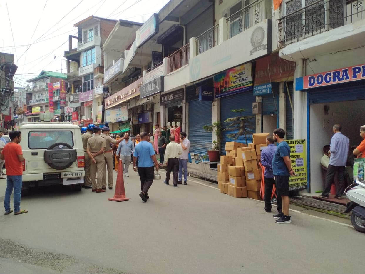 Quarrel over shop in Gandhi Chowk