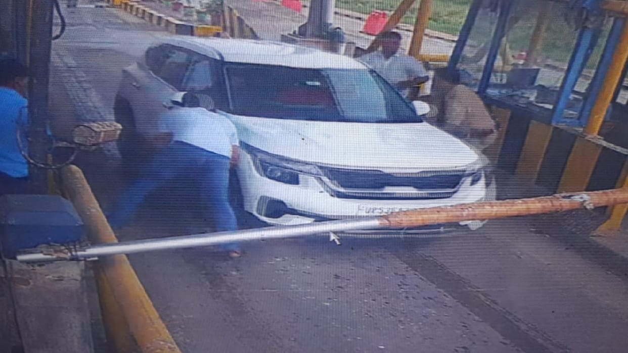 History sheeter ran after breaking barrier of Basti toll plaza