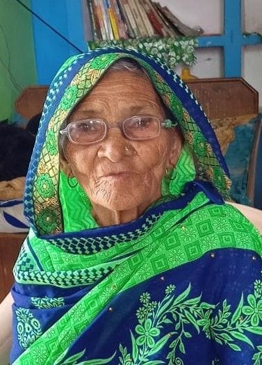 Hathras: Three old people buried under the wall, one dead