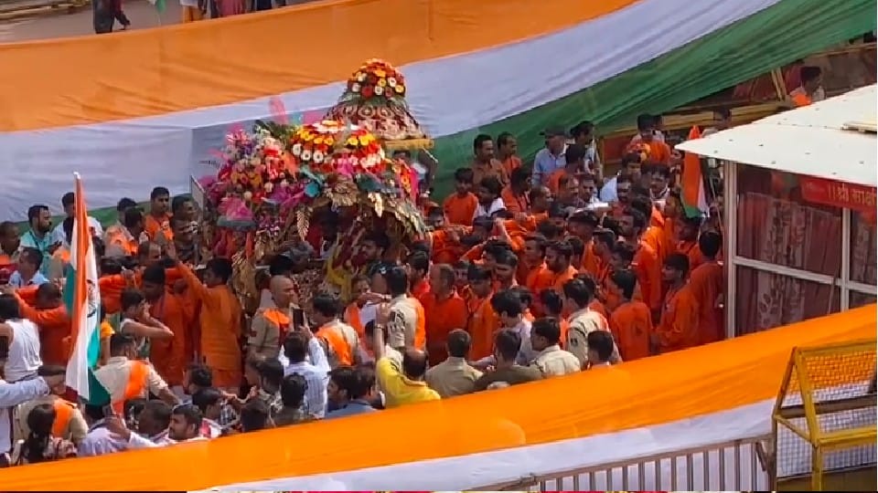 Third ride of Mahakal: God's darshan in three forms, Chief Minister's wife joined